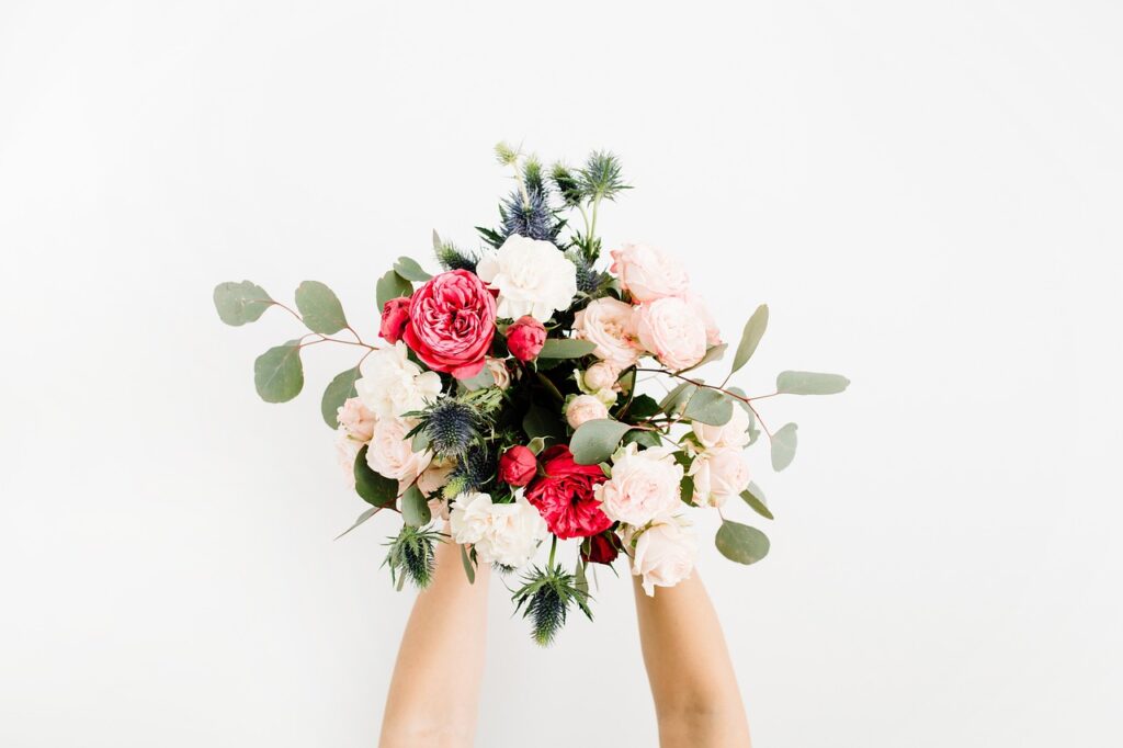 L’esperienza Colvin: portare i fiori più belli della natura a casa tua con stile e sostenibilità Nel cuore dell'Italia, dove la bellezza della natura incontra l'eleganza del design, un nuovo approccio al dono floreale sta conquistando il mondo. Colvin, un marchio floreale innovativo, non sta solo cambiando il modo in cui pensiamo ai fiori; sta elevando l'intera esperienza del dono. Con un'attenzione particolare a fiori freschi di alta qualità, bouquet fatti a mano e un impegno per la sostenibilità, Colvin offre un servizio tanto premuroso quanto bello. Ecco uno sguardo più da vicino a come Colvin sta ridefinendo il dono floreale, rendendolo un'esperienza che vorrai condividere.